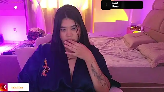 feluriana online show from April 18, 2026, 6:43 pm