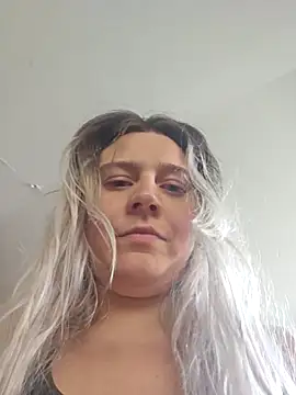 ScarletCallings420 online show from June 23, 2026, 11:47 pm