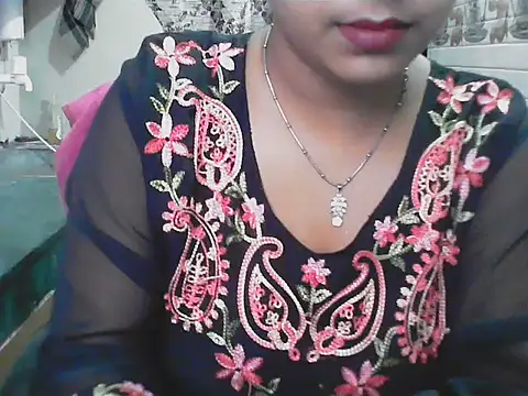LovingPihu online show from June 12, 2026, 5:27 am