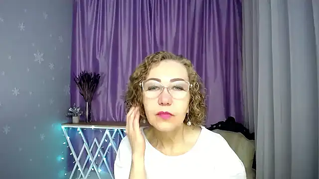 queen a n i online show from June 14, 2026, 4:35 am