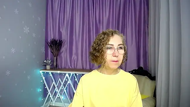 queen a n i online show from June 13, 2026, 4:10 am