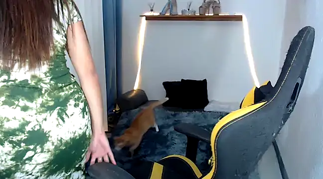 MarieLoveGlamorous online show from January 9, 2025, 1:13 pm