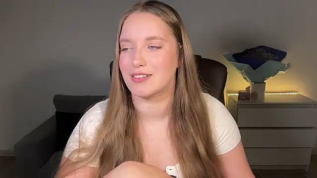 EvaMaddison online show from June 4, 2026, 7:51 pm