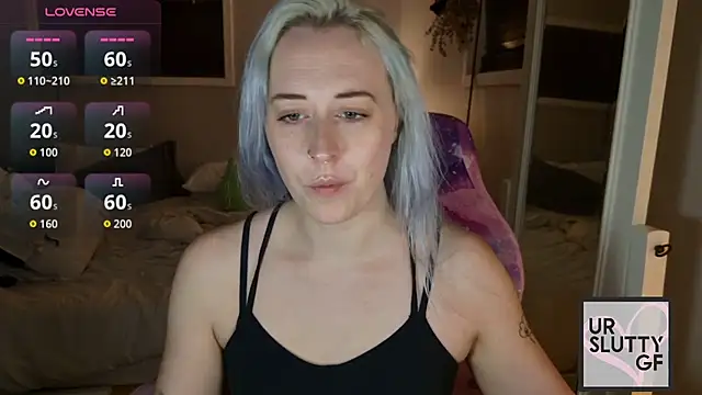 Snapshot of ursluttygf chatting on June 22, 2026, 2:28 am ursluttygf online show from June 22, 2026, 2:28 am
