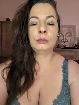 cristalines online show from May 10, 2026, 2:19 pm