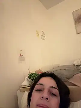 Prettylilgirll online show from June 24, 2026, 9:01 pm