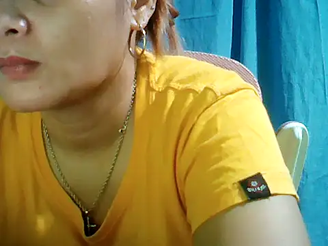 ashlylove25 online show from June 6, 2026, 5:07 pm