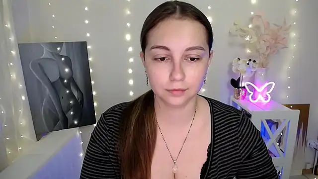 SweetPrincess  online show from June 13, 2026, 5:27 am