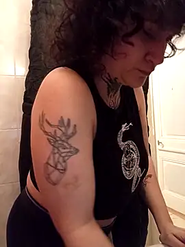 callmelouve online show from February 16, 2026, 5:44 pm