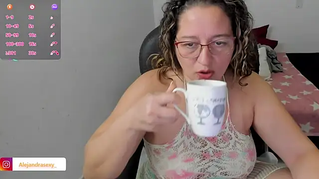 alejandra milf  online show from June 3, 2026, 8:57 pm