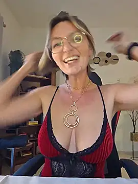 MissMialicious online show from May 14, 2026, 4:26 pm