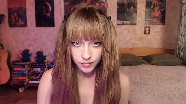 Friendly Ellie online show from June 18, 2026, 12:20 am