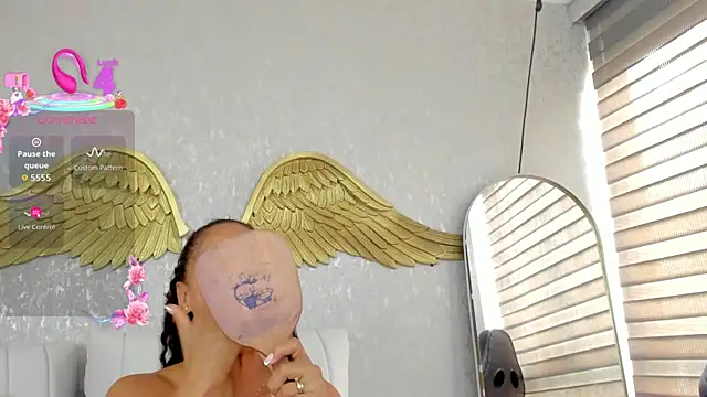 EmmaFerrary online show from June 16, 2026, 7:47 pm