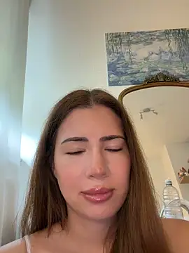 clairewntr online show from June 14, 2026, 12:50 pm