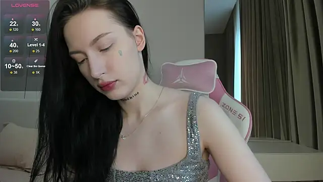 JenniferQueen11 online show from May 31, 2026, 10:32 am
