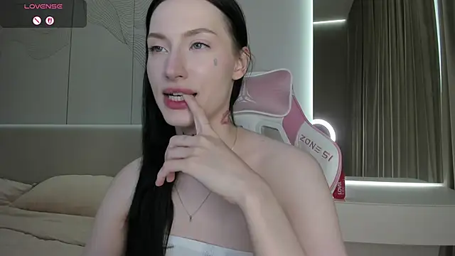 JenniferQueen11 online show from June 6, 2026, 6:13 pm