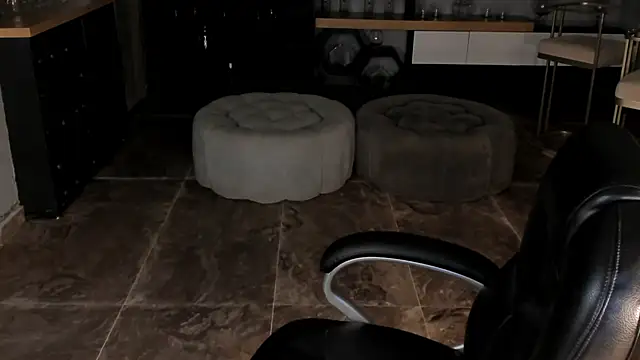 Snapshot of MadelineFox chatting on February 19, 2026, 8:11 am MadelineFox online show from February 19, 2026, 8:11 am