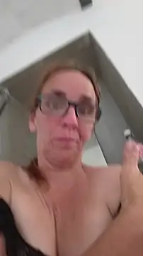 Dettybitch40 online show from June 18, 2026, 3:06 pm
