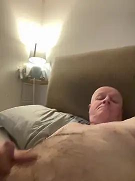 locallad88 online show from April 15, 2026, 8:31 pm