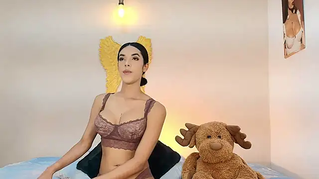 salome Collins 1 online show from April 16, 2026, 9:04 pm