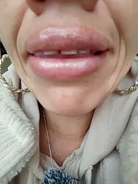 sexymarilyncolombia online show from June 15, 2026, 1:22 pm