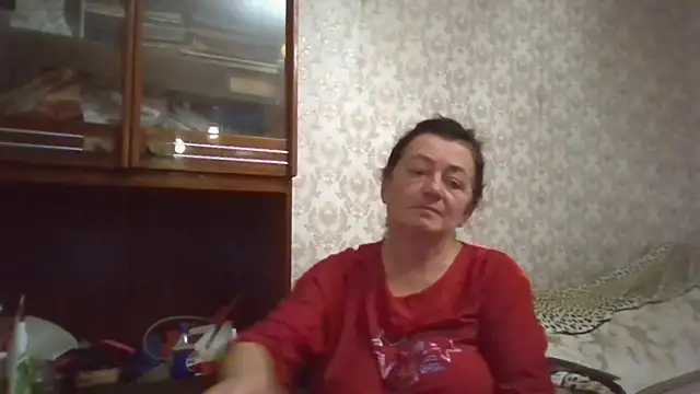 GypsiQueen2 online show from October 16, 2025, 4:37 pm