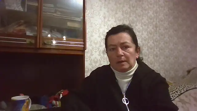 GypsiQueen2 online show from November 5, 2025, 3:15 pm