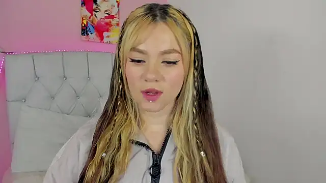 18candys online show from June 25, 2026, 10:37 pm