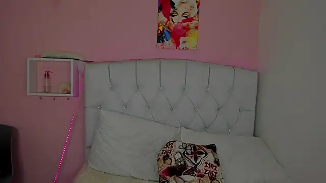 18candys online show from June 27, 2026, 11:22 pm