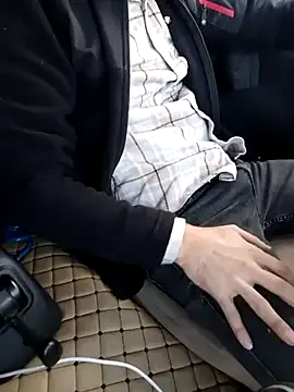 Freezing Duck online show from December 22, 2025, 1:44 pm