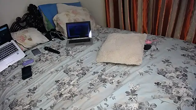 Sexy sharntel online show from June 26, 2026, 10:15 pm