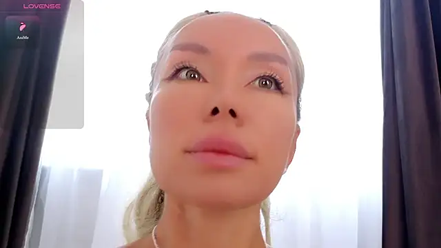 WhiteBunny online show from June 30, 2026, 7:08 am