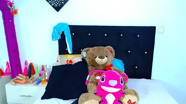 Jenng18 online show from June 14, 2026, 2:24 am