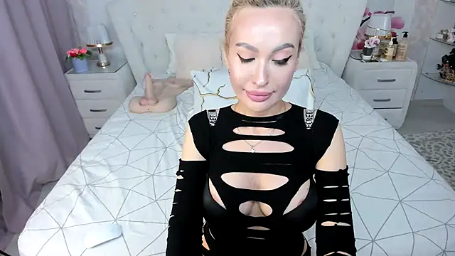 HottieSweetBritney online show from May 16, 2026, 1:37 am