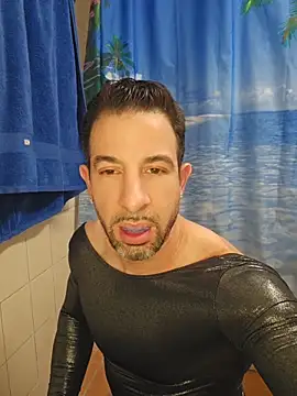 Sexyjulien25 online show from April 29, 2026, 11:36 am