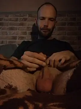 Adamvarga0318 online show from February 4, 2025, 10:45 pm