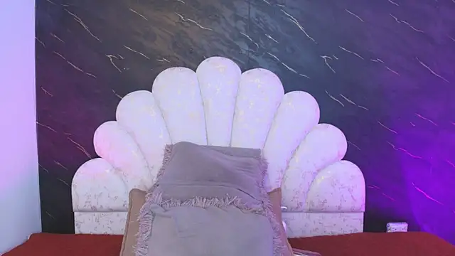  MiaBrown  online show from June 6, 2026, 12:10 pm