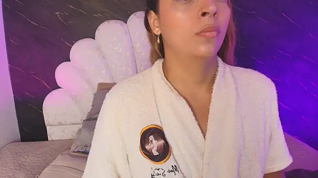  MiaBrown  online show from May 25, 2026, 12:04 pm