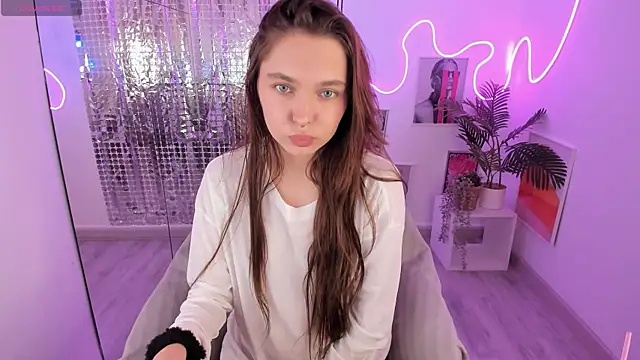 ChloeSunny online show from July 3, 2026, 6:09 am