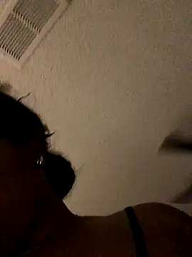 SweetHoneyBunz online show from January 6, 2026, 11:20 pm