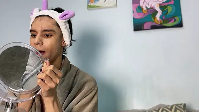imcoltonalvin online show from December 4, 2025, 11:48 pm