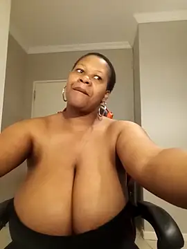 bustylisa1983 online show from November 22, 2025, 3:38 am