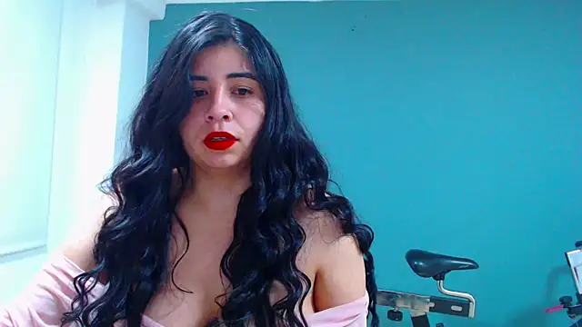 Snapshot of danna-_roouss chatting on March 29, 2026, 6:15 am danna- roouss online show from March 29, 2026, 6:15 am