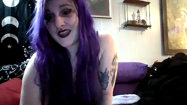 LunaLilith online show from February 6, 2025, 10:36 am