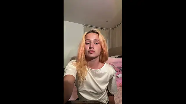 EmmylieMorris online show from February 11, 2026, 5:02 pm