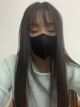 Asia-Lynn online show from April 21, 2026, 10:33 am