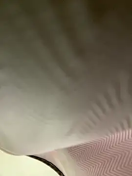 Asia-Lynn online show from April 19, 2026, 10:49 am