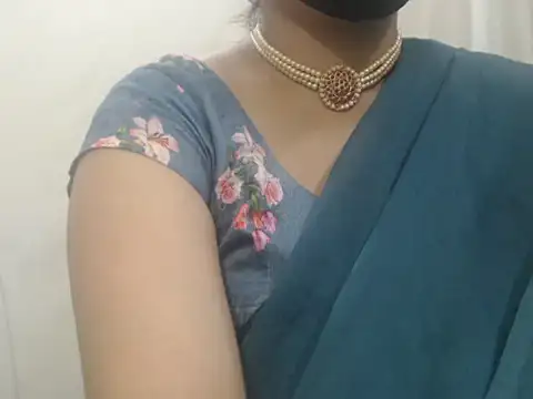 Lovely Siri 23 online show from June 3, 2026, 12:22 am