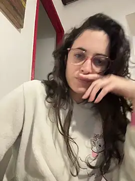 Snapshot of Lunaabbey chatting on May 10, 2026, 5:00 am Lunaabbey online show from May 10, 2026, 5:00 am