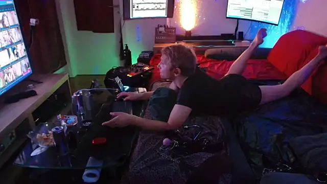 Snapshot of davidgntxxxxx chatting on December 3, 2025, 7:02 pm davidgntxxxxx online show from December 3, 2025, 7:02 pm